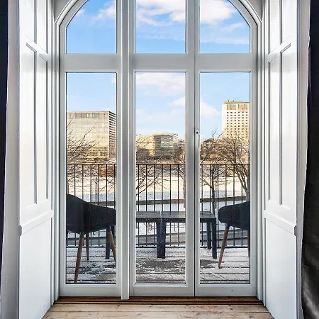 Sanders Promenade - Inviting Two-bedroom With Water View *