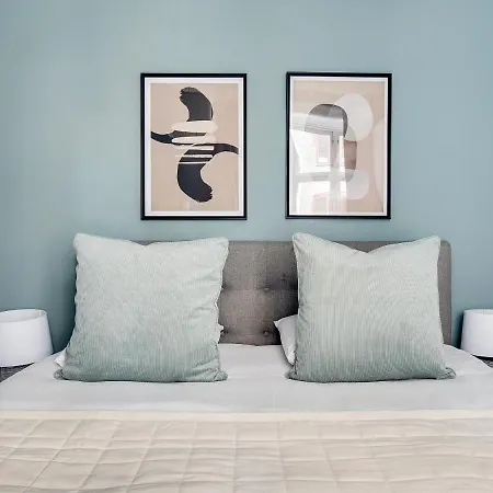 Sanders Promenade - Inviting Two-bedroom With Water View Appartamento